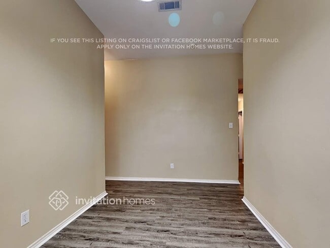 Building Photo - 2800 St Martin Dr