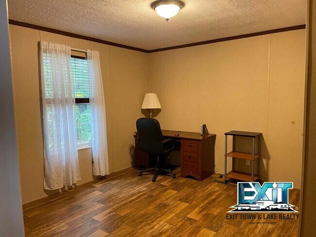 Building Photo - Private and secluded ranch in lakefront subdivision!