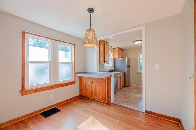 Building Photo - 202 River Meadow Dr