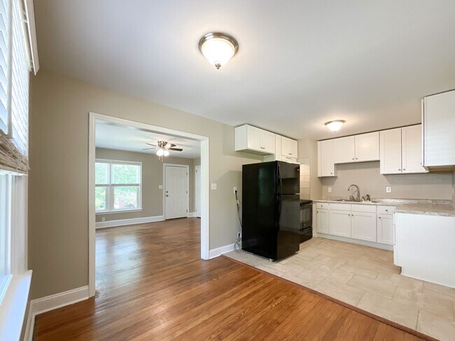 Foto del edificio - Newly Updated Ranch Home in Markham Villag...