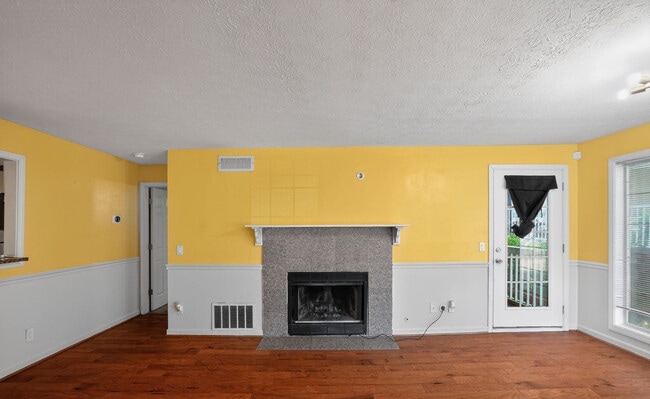 Building Photo - Room in Condo on Gettysburg Pl