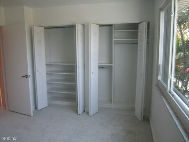Foto del edificio - 2 br, 2.5 bath House - 2853 NE 15th St