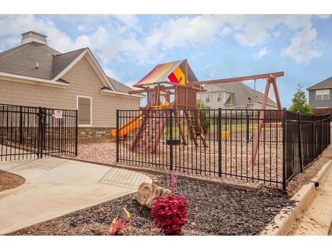 Building Photo - 1558 Driftwood Ln