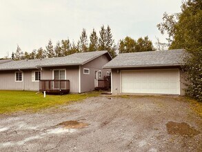 Building Photo - 2751 S Donovan Dr