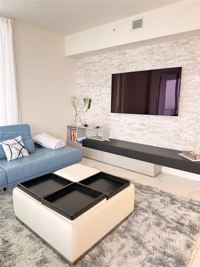 Building Photo - 2000 Metropica Wy