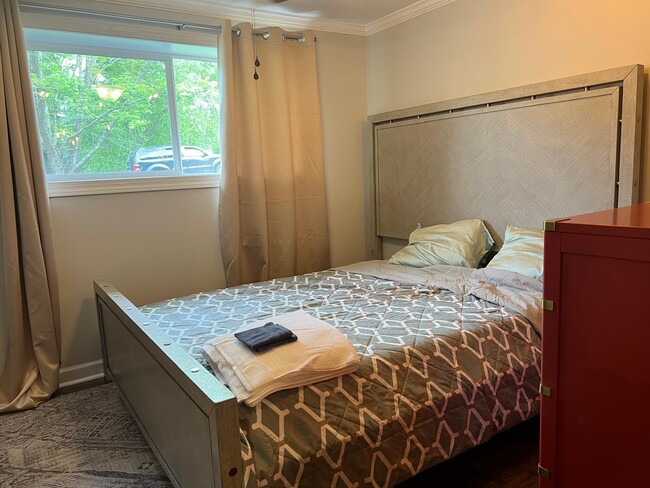 Foto del edificio - 815 Lake Glen Ln