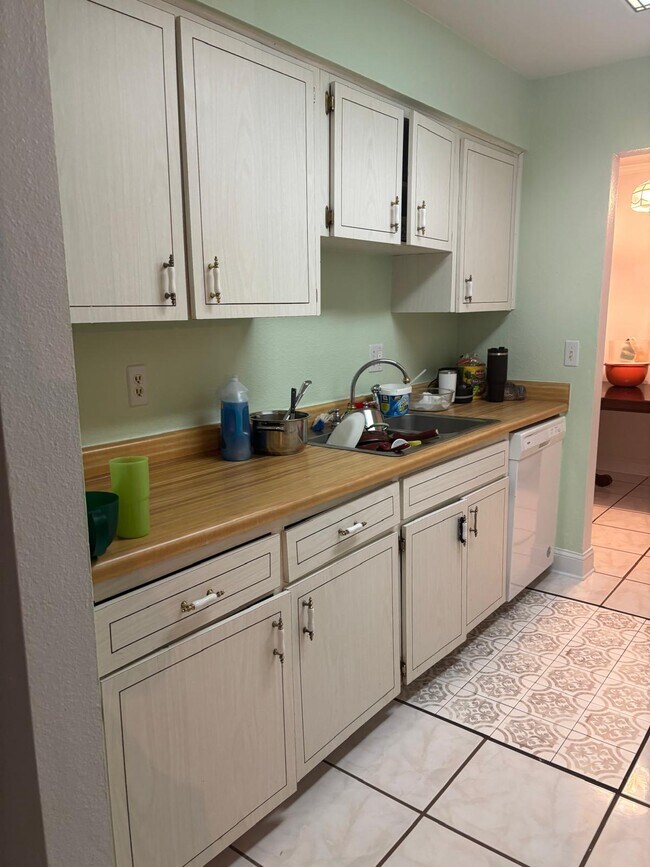 Foto del edificio - 6925 Orkney Ave N