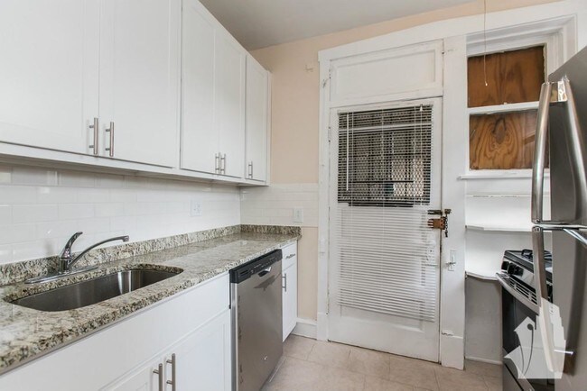 Foto del edificio - 6388 W Arlington Pl