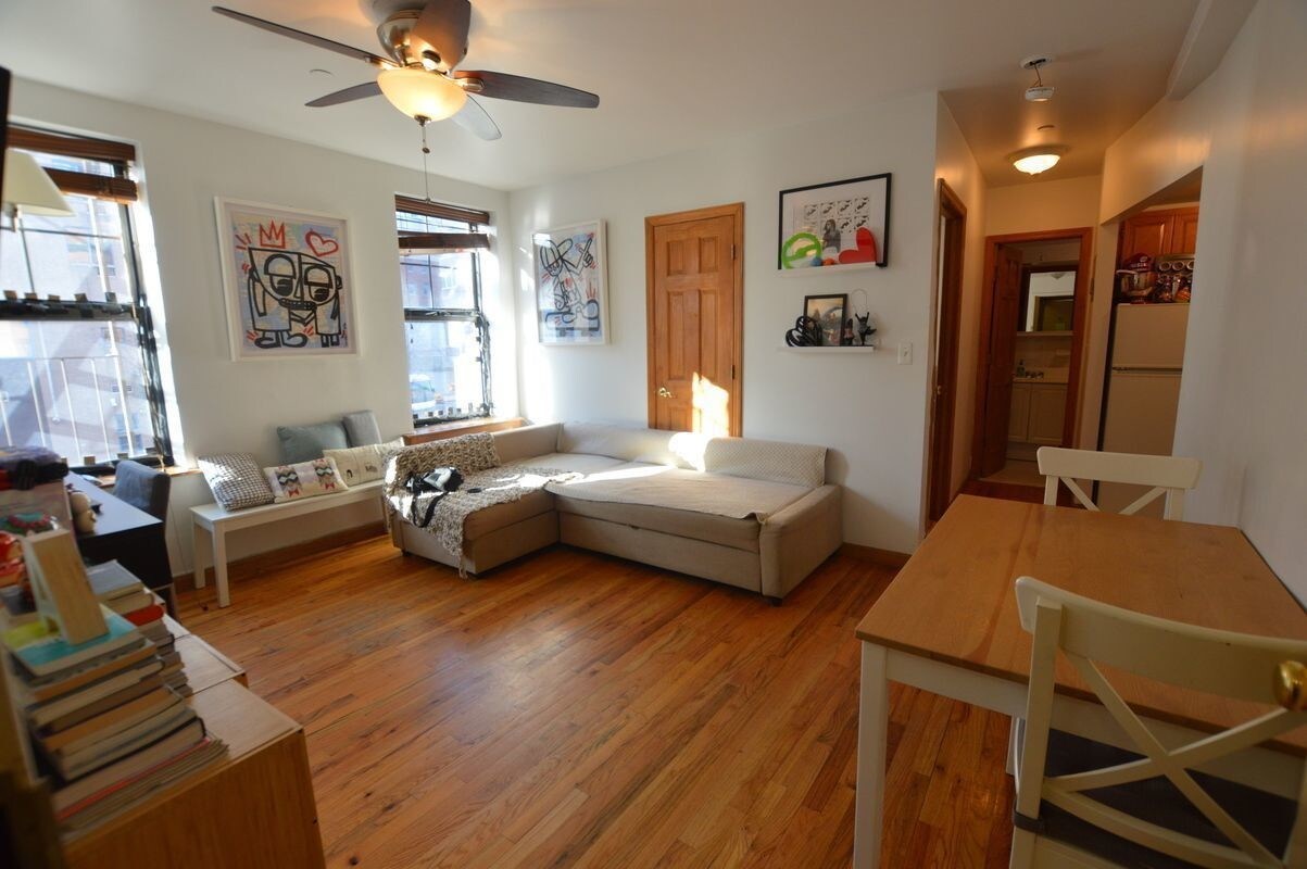 Primary Photo - 648 10th Ave
