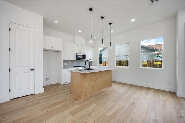 Foto del edificio - 4804 Carmen St