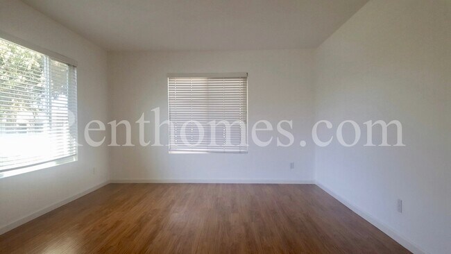 Building Photo - Mira Mesa, 10019 Knight Dr, Near Sorrento ...