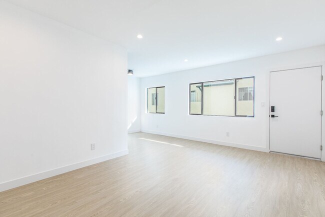 Foto del interior - 6133 Eleanor Ave