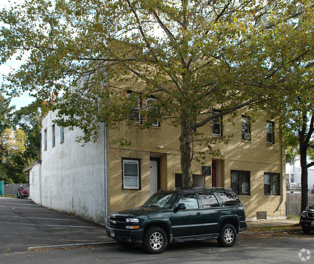 Primary Photo - 171 Rectory St