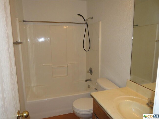 Building Photo - 2707 Alma Dr