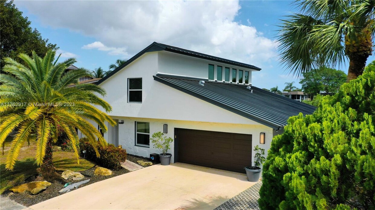 Primary Photo - 33 Oregon Ln