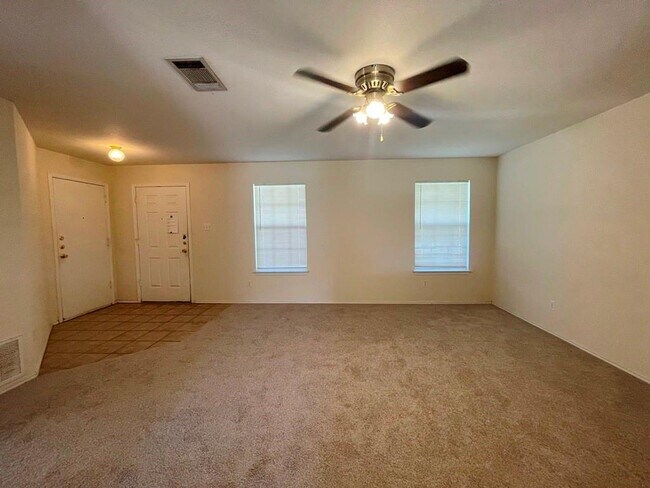 Foto del edificio - 156 Keegans Way