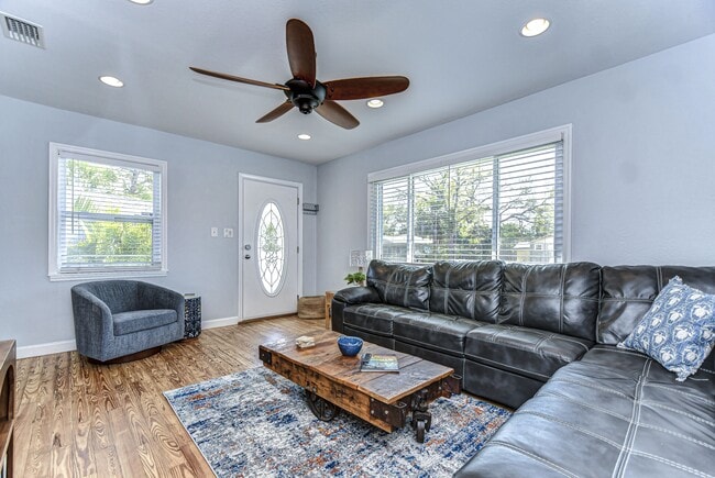 Foto del edificio - 1922 55th St S