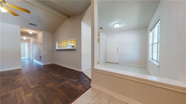 Building Photo - 938 Crepe Myrtle St