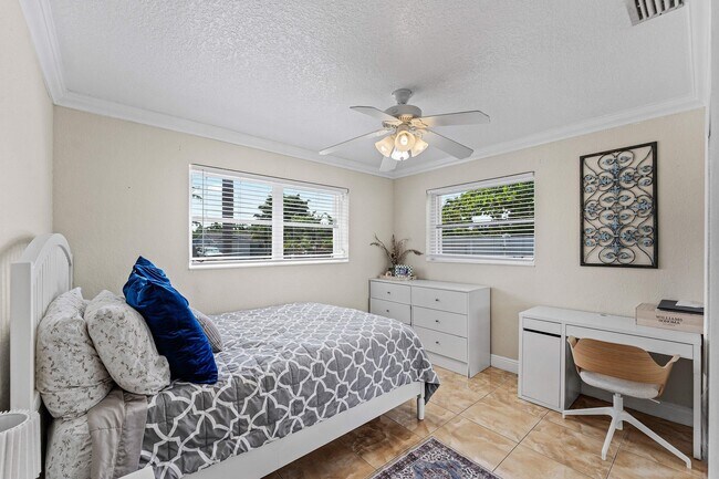 Foto del edificio - 4481 SW 37th Ave