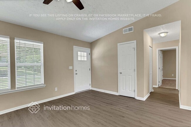 Building Photo - 3987 Majestic Dr SW