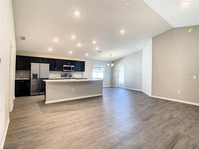 Foto del edificio - 4466 Hummingbird Ln