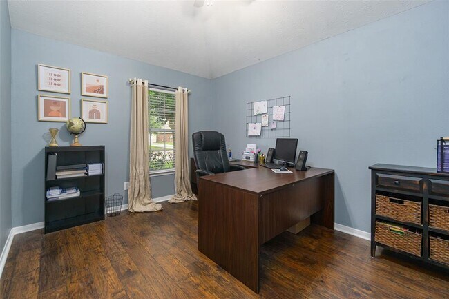 Building Photo - 627 Castle Cove Ln