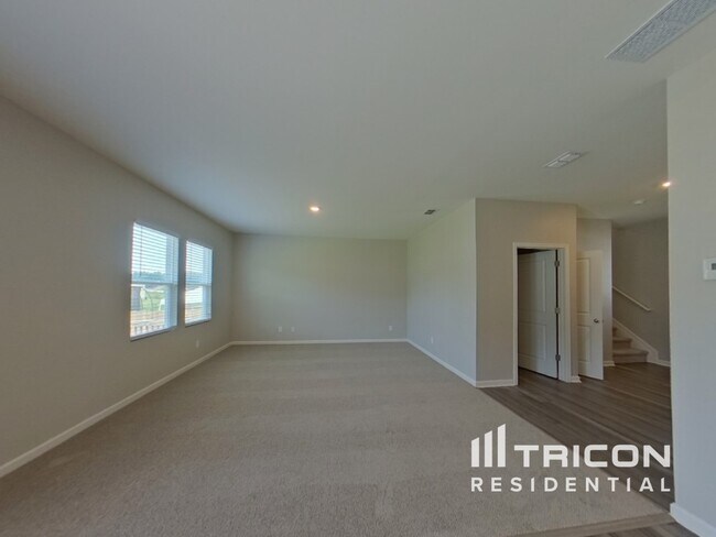 Foto del edificio - 100 Hyde Pk