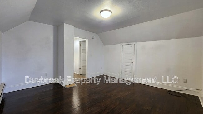 Building Photo - 6 11th St S