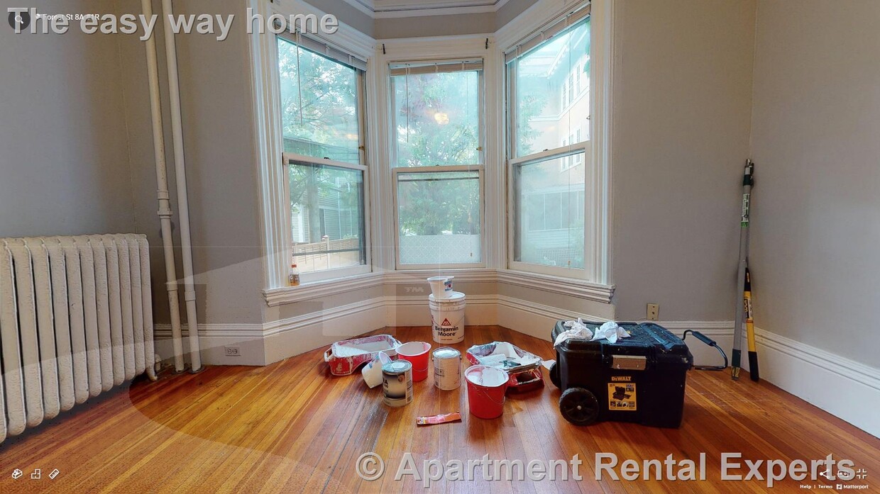 Building Photo - 8 A Forest St