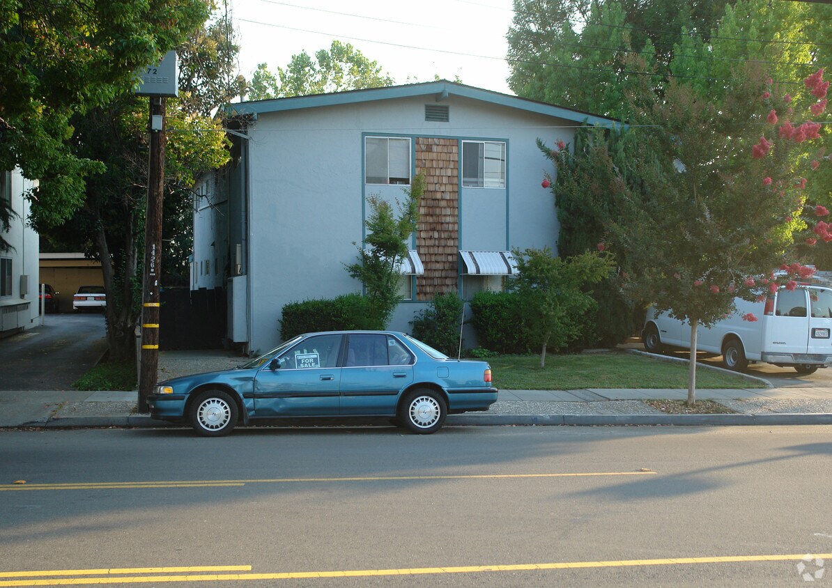 Building Photo - 201 W Maude Ave