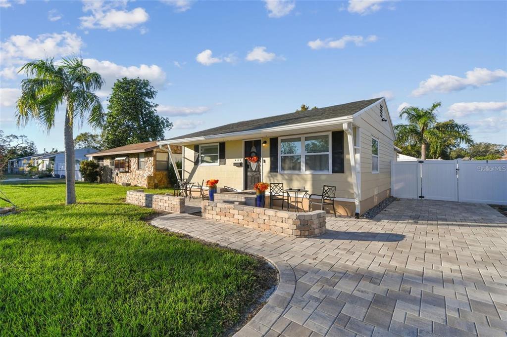 Foto principal - 4129 36th Ave N