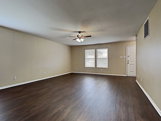 Building Photo - 901 Westpointe Drive