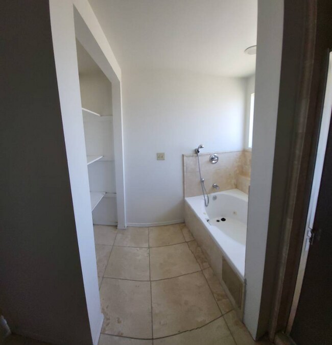 Building Photo - 1241 Tribune St