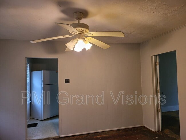 Foto del edificio - 1553 N Walnut Grove Ave