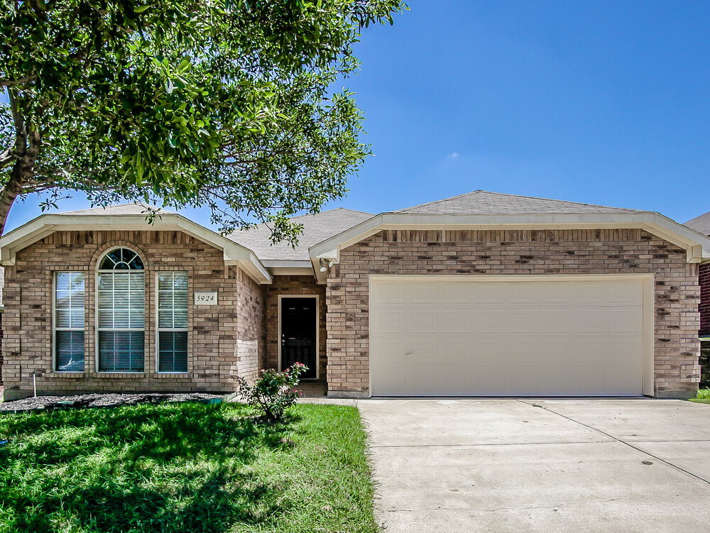 Foto principal - 5924 Firethorn Dr