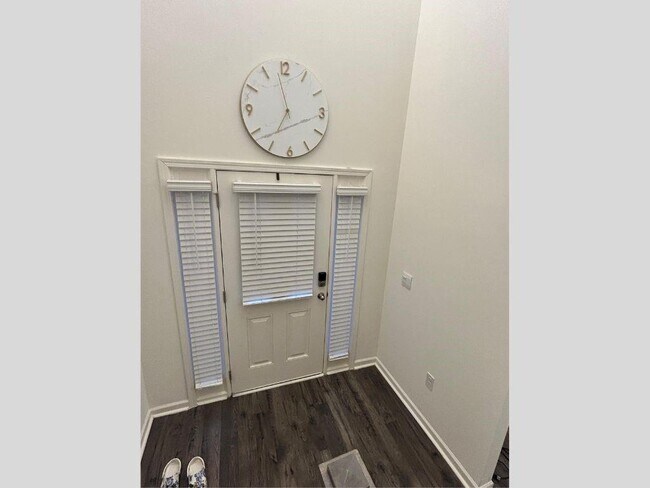 Foto del edificio - 1120 Trident Maple Chase