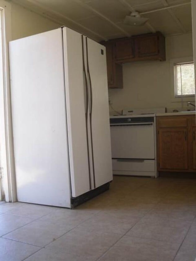 Building Photo - Simple, Practical Living in the Heart of T...
