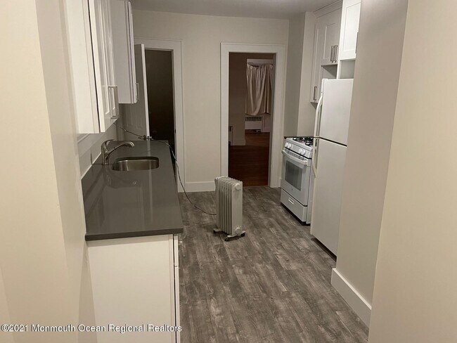 Building Photo - 838 Remmos Ave