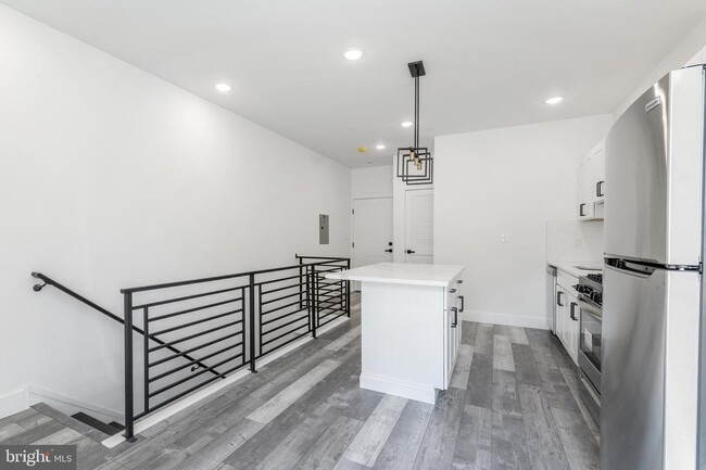 Building Photo - 817 N 42nd St