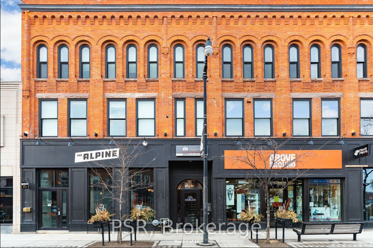 Photo principale - 2870 Dundas St W