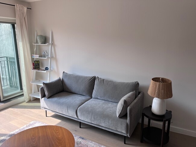 Building Photo - 1390 Putnam Ave