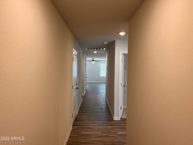 Building Photo - 2075 E Velvet Pl