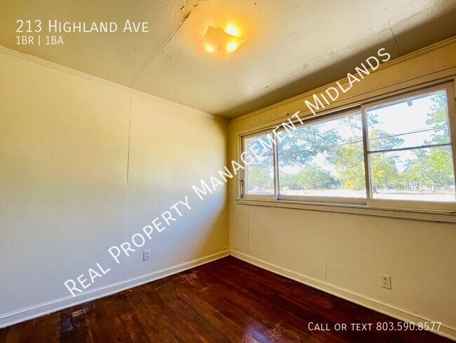 Foto del edificio - Make this home yours today and join our re...