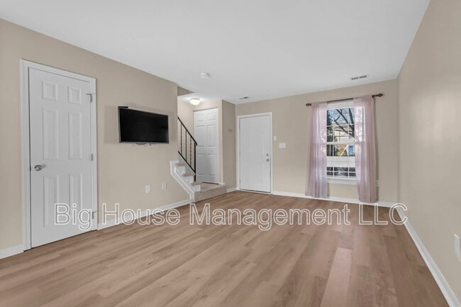 Foto del edificio - 490 Arwell Ct