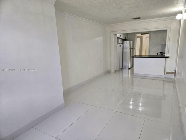 Building Photo - 131 SW 53rd Ct