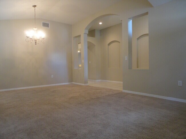 Foto del edificio - 1452 Baythorn Dr