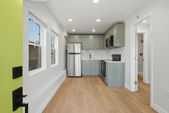 Building Photo - 2735 Broadway-5