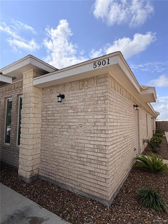 Building Photo - 9 Nightingale Ave