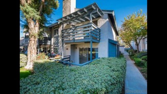Building Photo - 1491 Gustavo St