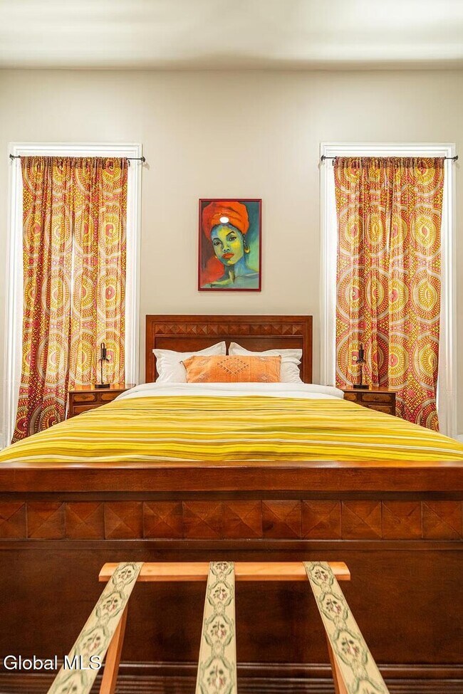 Foto del edificio - 240 Washington Ave